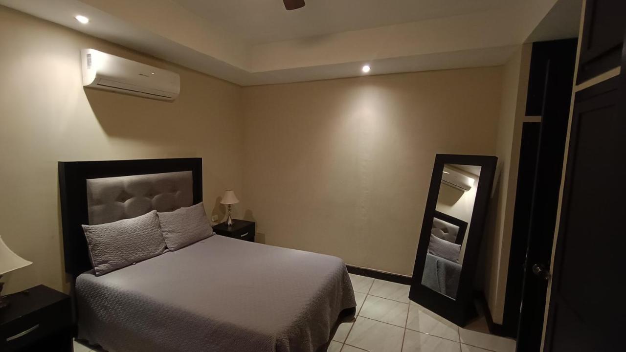 Suites Entrelagos Ciudad Obregón Esterno foto