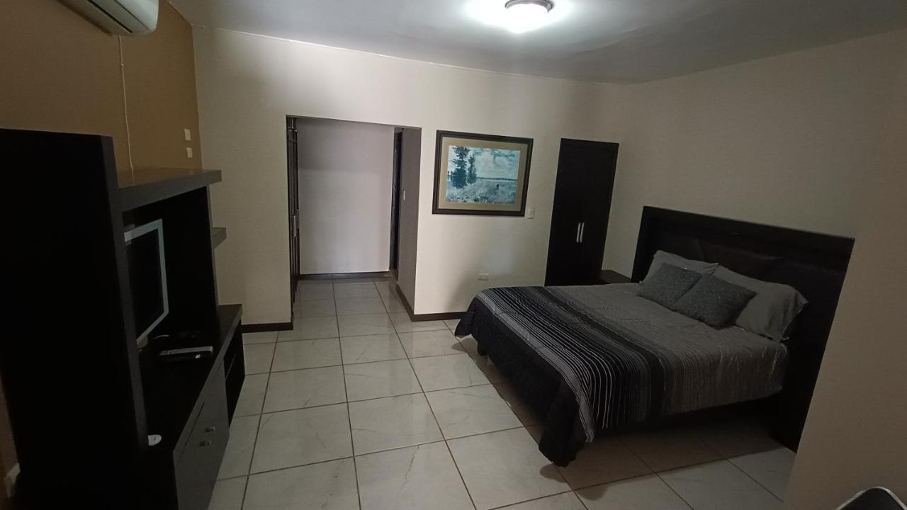 Suites Entrelagos Ciudad Obregón Esterno foto